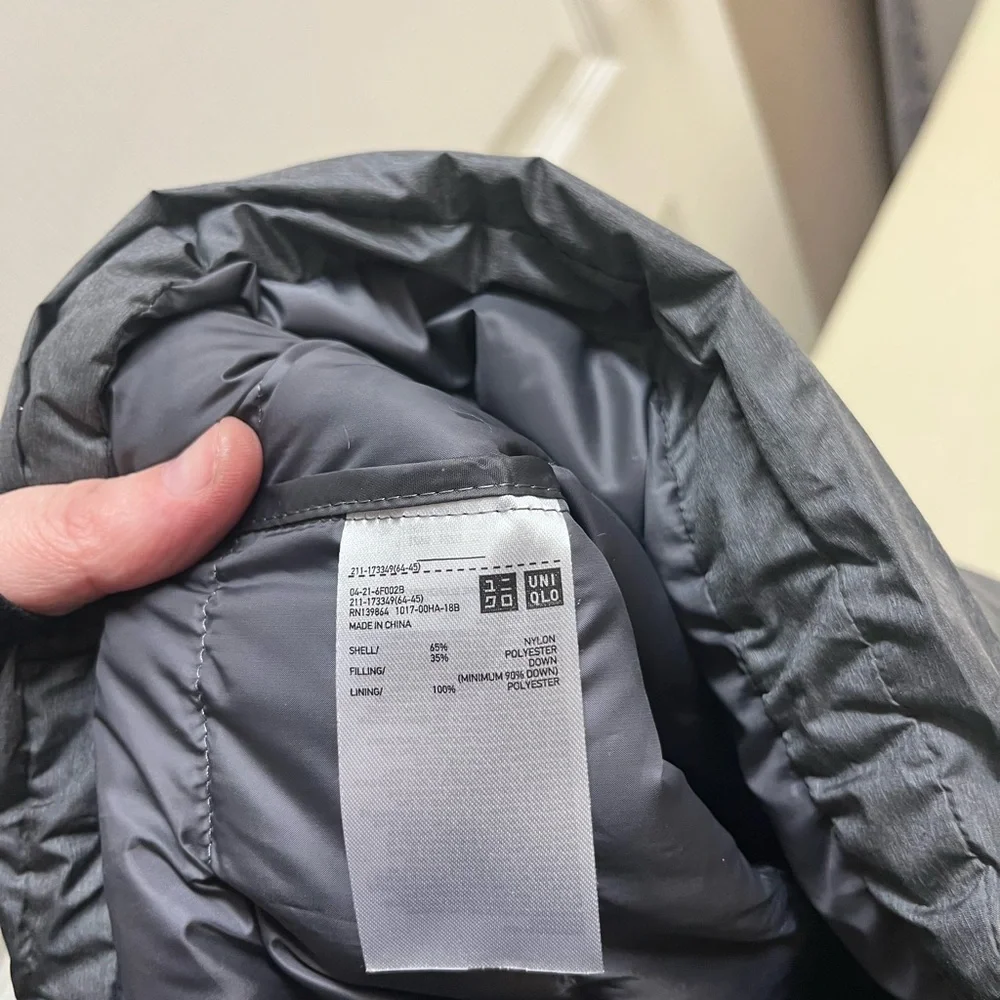 Uniqlo M charcoal grey ultra light down vest
